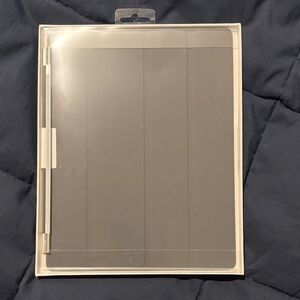 Apple iPad Smart Cover in Grey